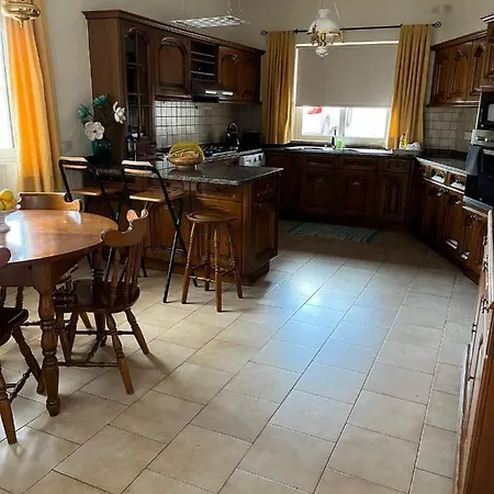 Groundfloor By The Sea, Fabulous Views San Pawl il-Baħar