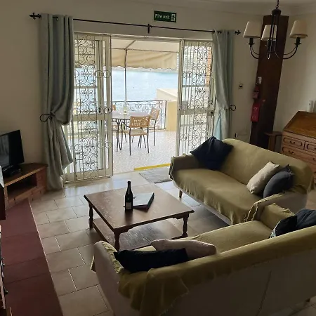 Apartment Groundfloor By The Sea, Fabulous Views St. Paul's Bay