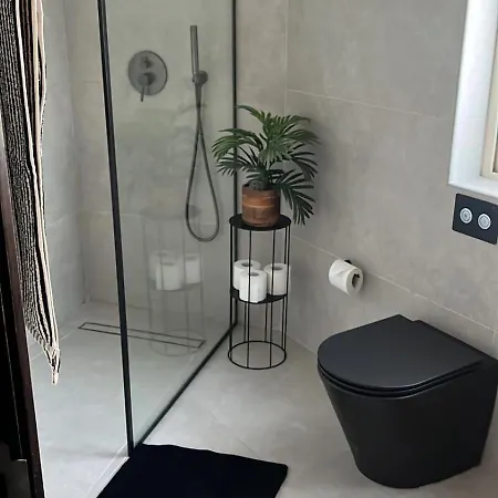 Groundfloor By The Sea, Fabulous Views Сент-Полс-Бей