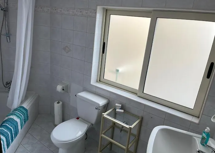 Apartment Groundfloor By The Sea, Fabulous Views *